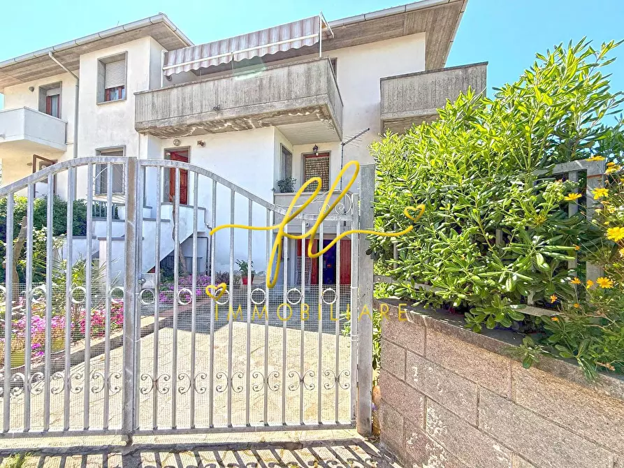 Immagine 5 di Appartamento in vendita  a Cecina