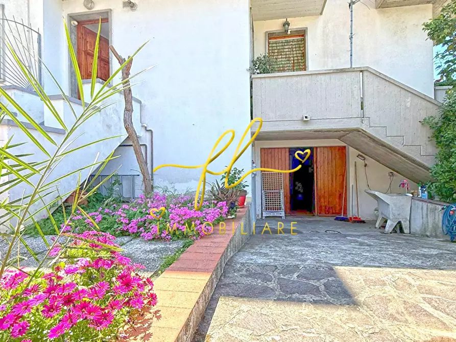 Immagine 3 di Appartamento in vendita  a Cecina