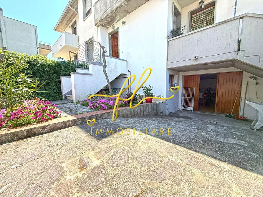 Immagine 49 di Appartamento in vendita  a Cecina