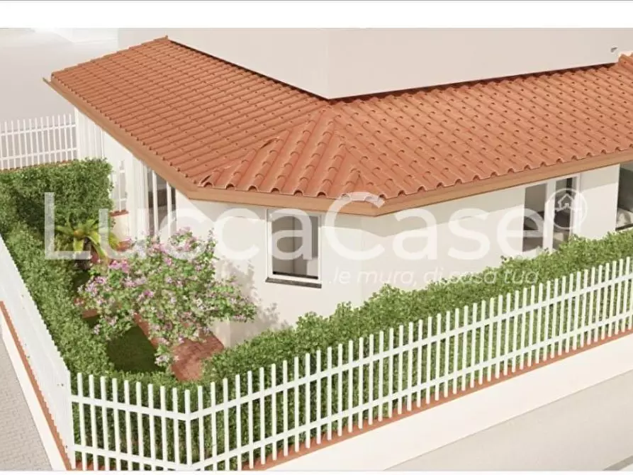 Immagine 1 di Appartamento in vendita  a Camaiore