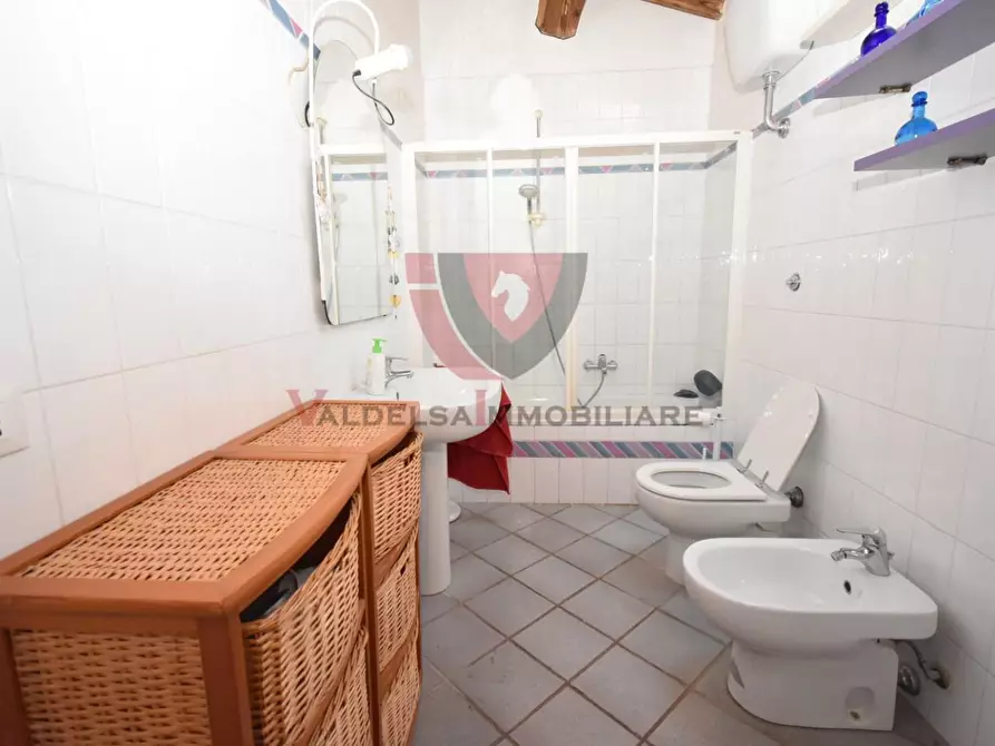 Immagine 36 di Casa indipendente in vendita  a Colle Di Val D'elsa