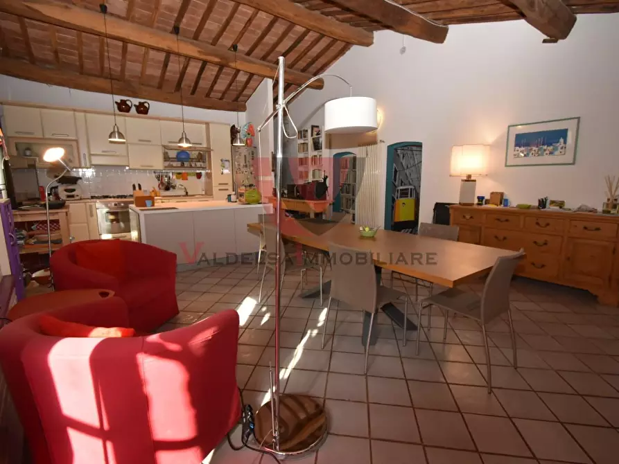 Immagine 9 di Casa indipendente in vendita  a Colle Di Val D'elsa