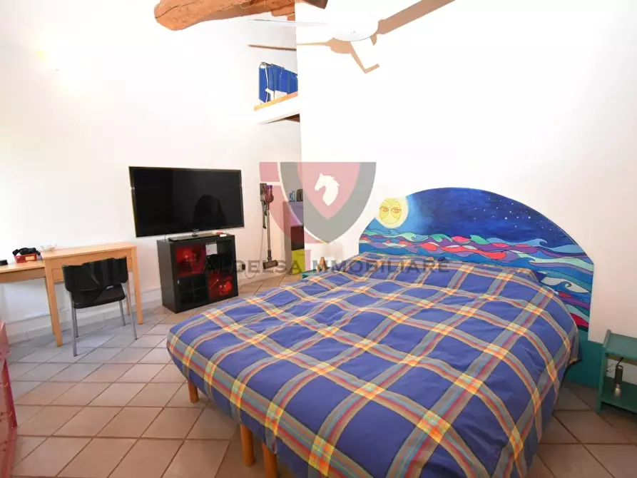 Immagine 14 di Casa indipendente in vendita  a Colle Di Val D'elsa