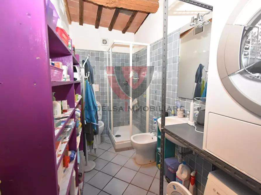 Immagine 37 di Casa indipendente in vendita  a Colle Di Val D'elsa