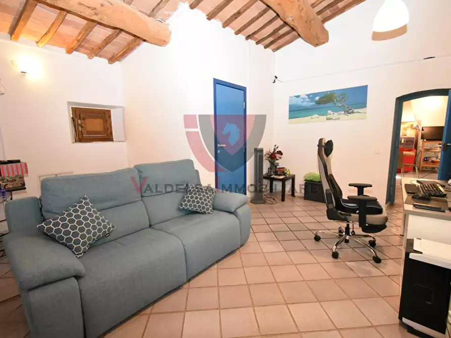 Immagine 13 di Casa indipendente in vendita  a Colle Di Val D'elsa