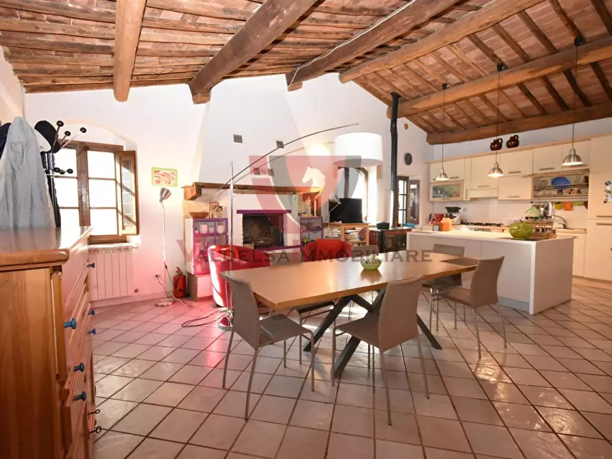 Immagine 11 di Casa indipendente in vendita  a Colle Di Val D'elsa