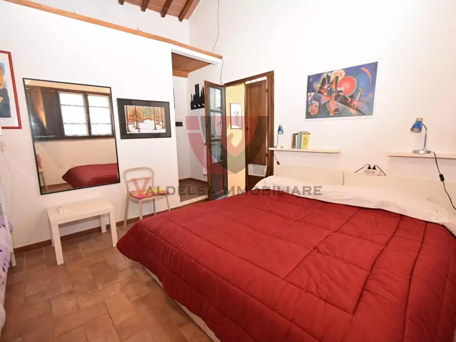 Immagine 17 di Casa indipendente in vendita  a Colle Di Val D'elsa