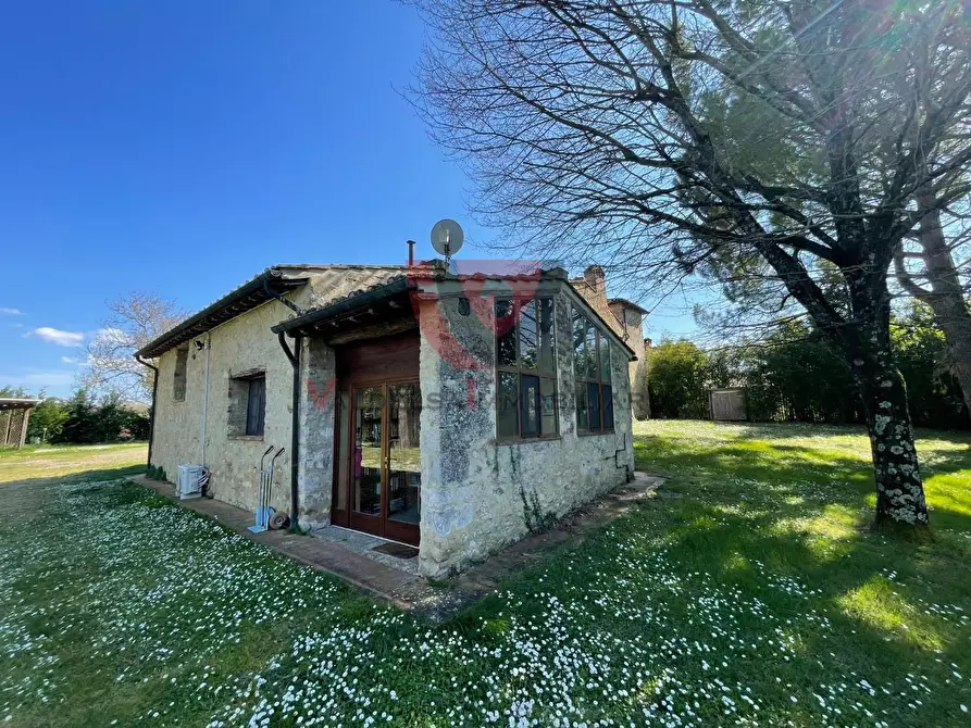 Immagine 2 di Casa indipendente in vendita  a Colle Di Val D'elsa