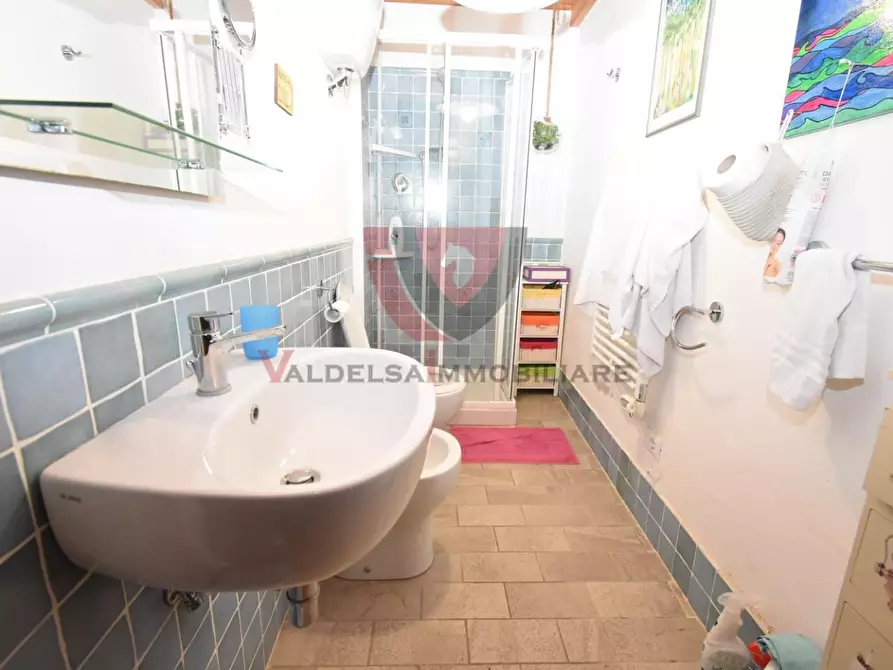 Immagine 19 di Casa indipendente in vendita  a Colle Di Val D'elsa