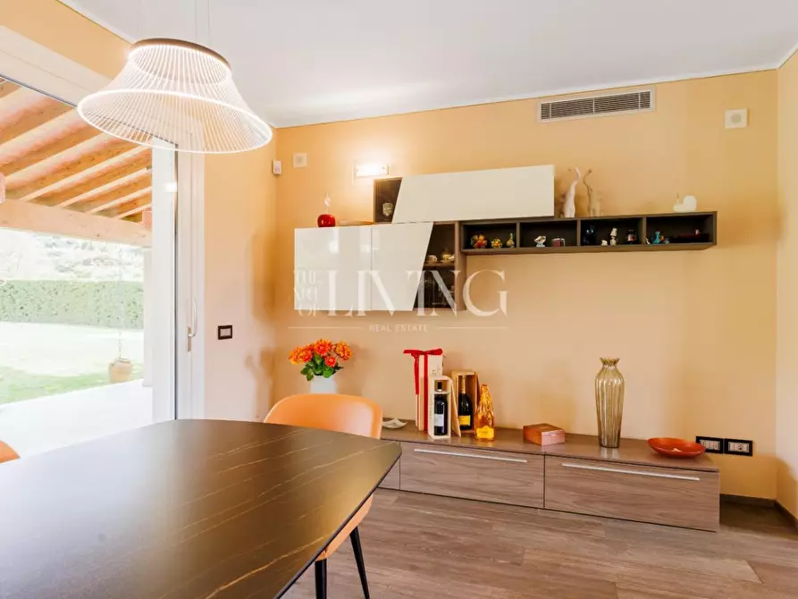 Immagine 14 di Villa in vendita  a Capannori