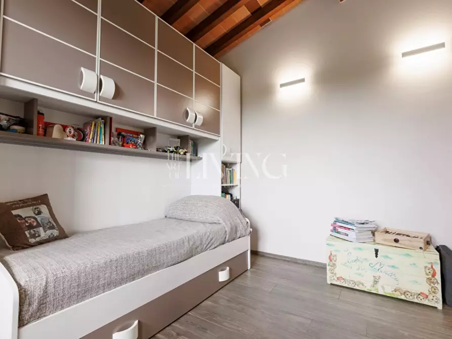 Immagine 34 di Villa in vendita  a Capannori