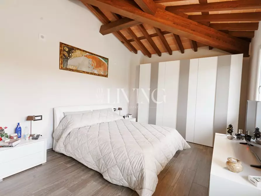 Immagine 23 di Villa in vendita  a Capannori