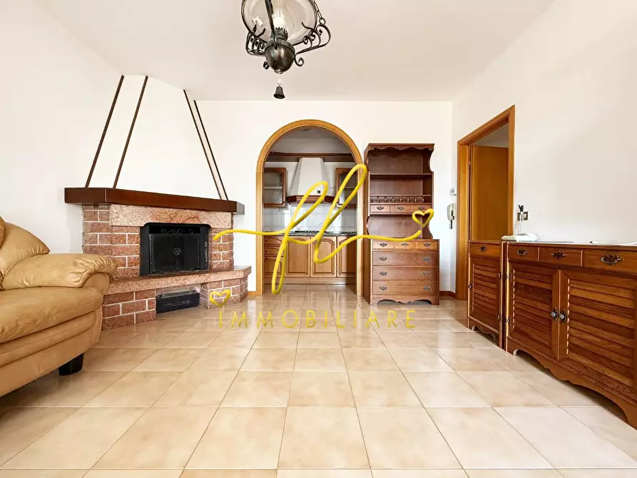 Immagine 2 di Appartamento in vendita  a Montescudaio