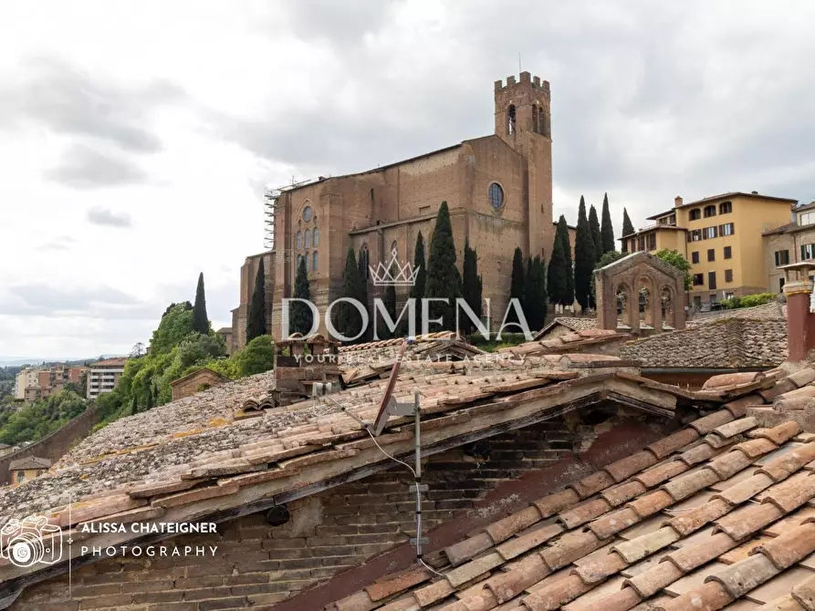 Immagine 38 di Appartamento in vendita  a Siena