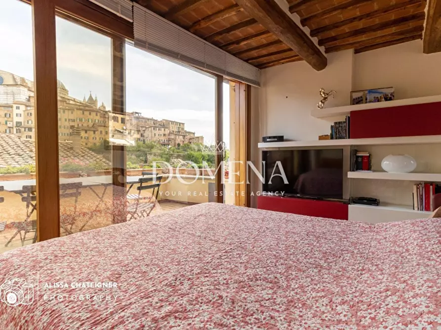 Immagine 35 di Appartamento in vendita  a Siena