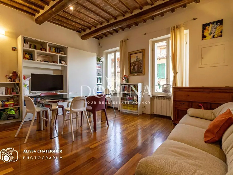 Immagine 4 di Appartamento in vendita  a Siena