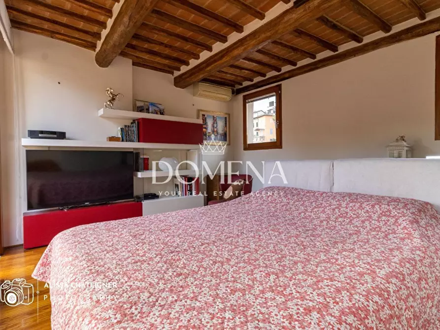 Immagine 34 di Appartamento in vendita  a Siena