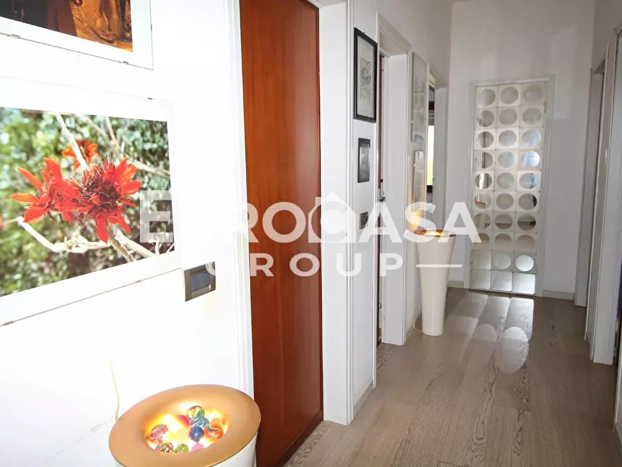 Immagine 25 di Appartamento in vendita  a Lucca