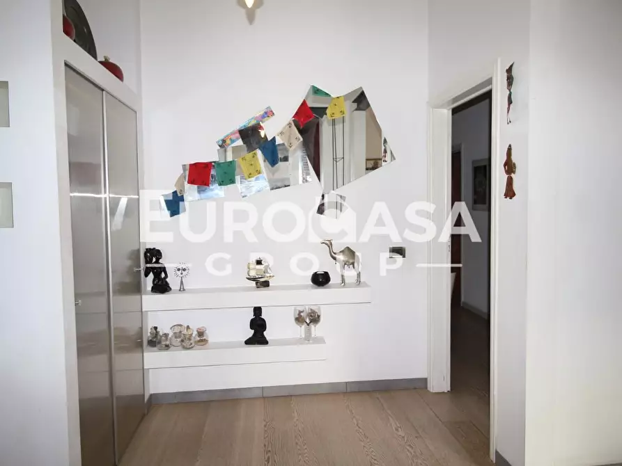 Immagine 19 di Appartamento in vendita  a Lucca
