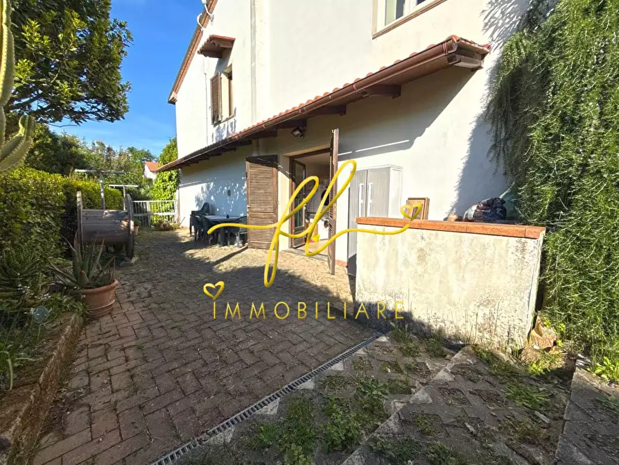 Immagine 30 di Villetta a schiera in vendita  a Riparbella