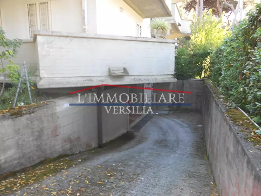 Immagine 21 di Appartamento in vendita  a Massa