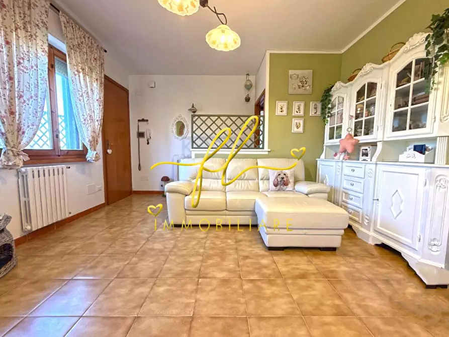 Immagine 13 di Appartamento in vendita  a Cecina