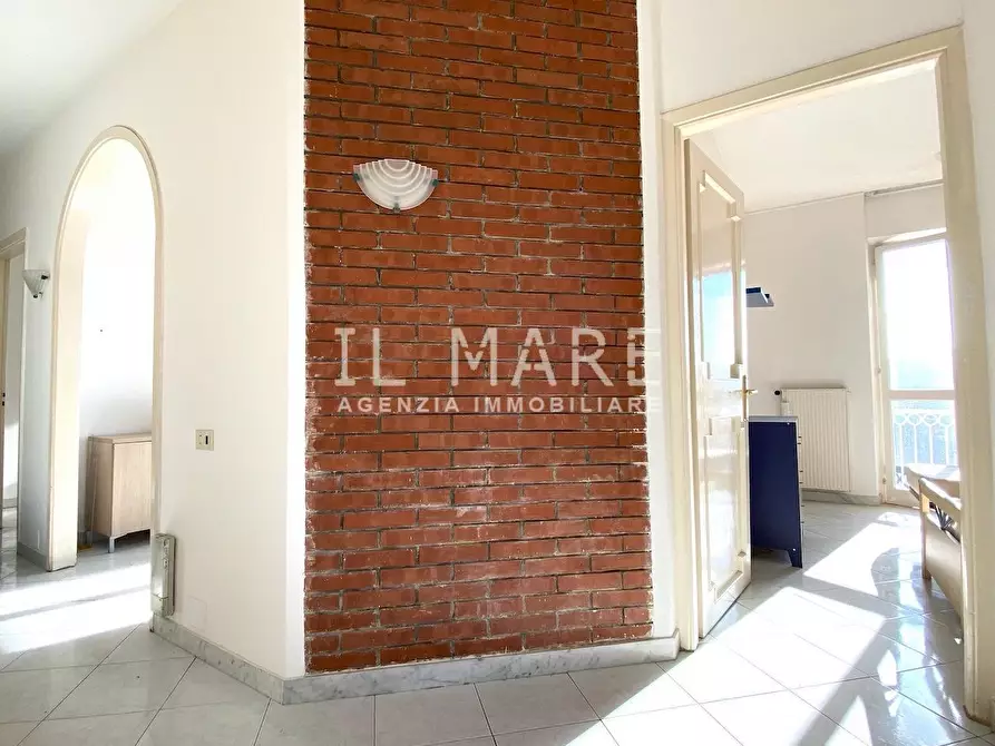 Immagine 7 di Appartamento in vendita  a Massa