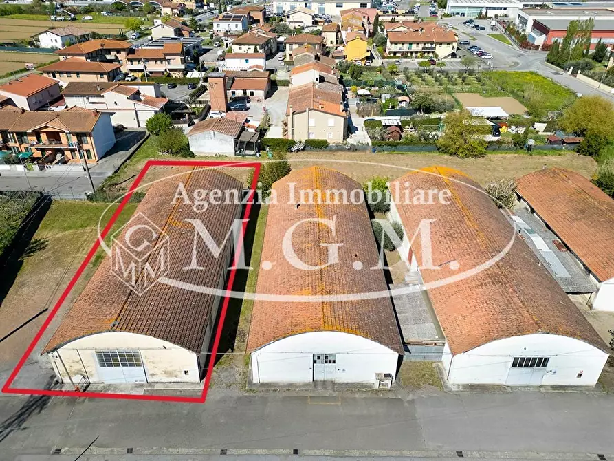 Immagine 2 di Attività artigianale in vendita  a Ponsacco