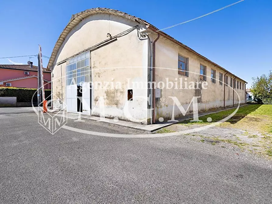 Immagine 9 di Attività artigianale in affitto  a Ponsacco