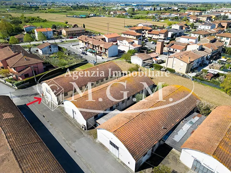 Immagine 4 di Attività artigianale in affitto  a Ponsacco
