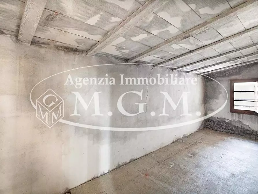 Immagine 16 di Attività artigianale in affitto  a Ponsacco