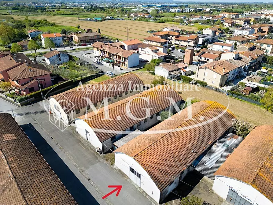 Immagine 4 di Attività artigianale in affitto  a Ponsacco