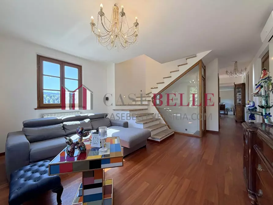 Immagine 2 di Casa indipendente in vendita  a Camaiore