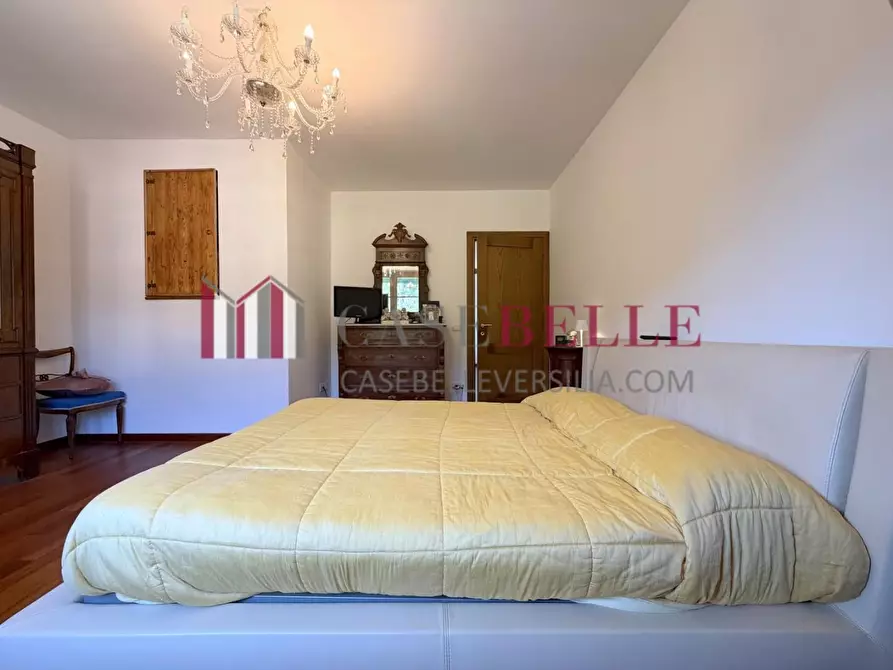 Immagine 34 di Casa indipendente in vendita  a Camaiore