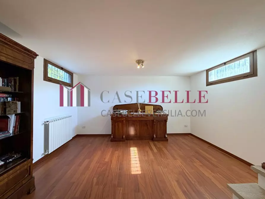 Immagine 52 di Casa indipendente in vendita  a Camaiore
