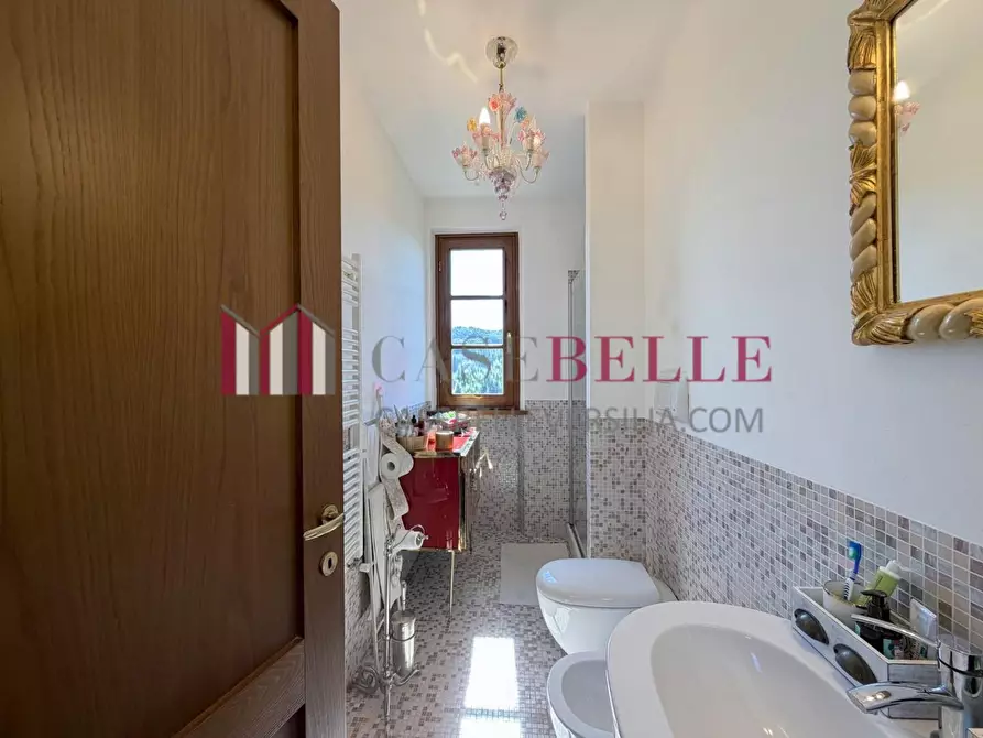Immagine 37 di Casa indipendente in vendita  a Camaiore