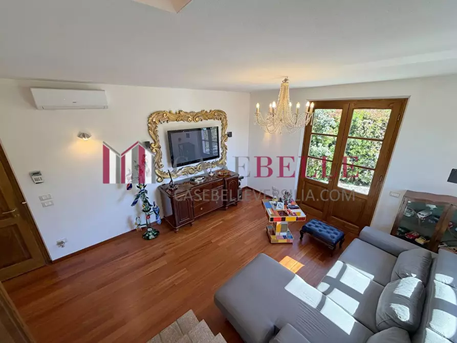 Immagine 1 di Casa indipendente in vendita  a Camaiore