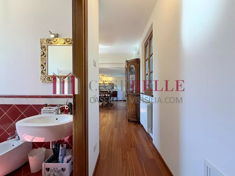 Immagine 13 di Casa indipendente in vendita  a Camaiore