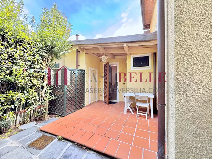 Immagine 2 di Casa semindipendente in affitto  a Forte Dei Marmi