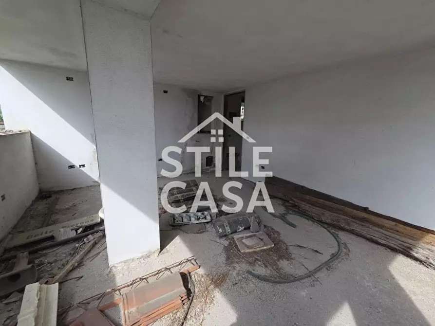 Immagine 2 di Casa semindipendente in vendita  a Lucca