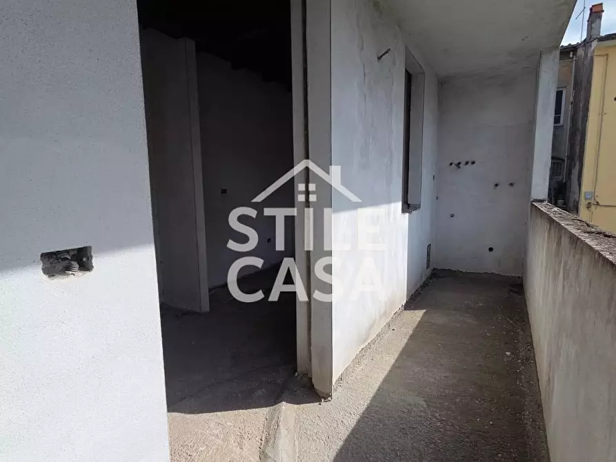 Immagine 11 di Casa semindipendente in vendita  a Lucca