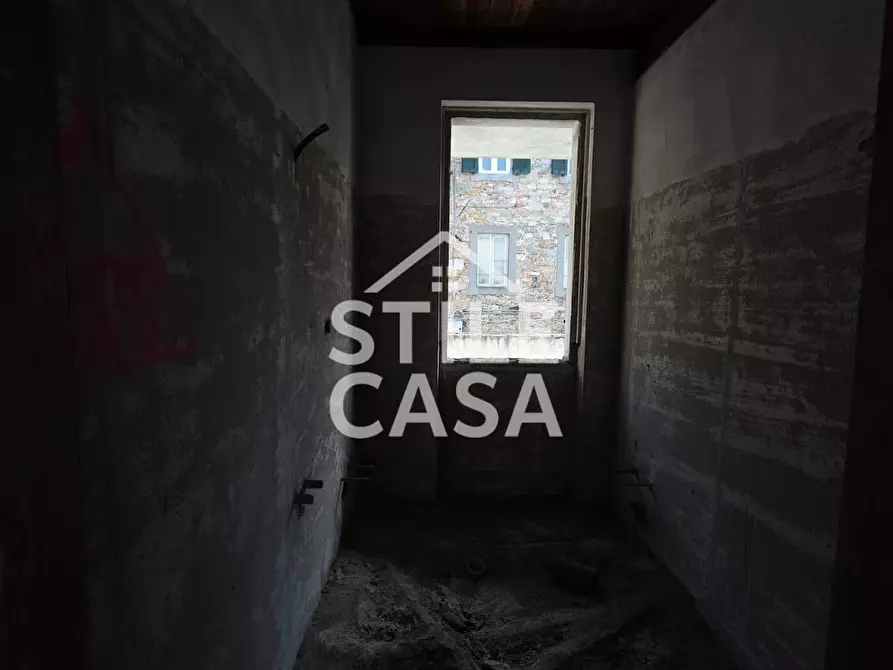 Immagine 21 di Casa semindipendente in vendita  a Lucca