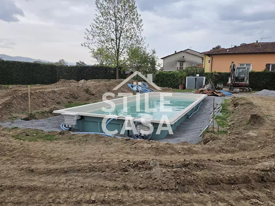 Immagine 55 di Villa in vendita  a Capannori