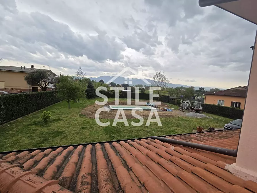 Immagine 45 di Villa in vendita  a Capannori