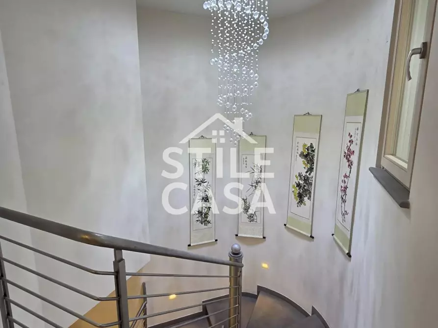 Immagine 40 di Villa in vendita  a Capannori