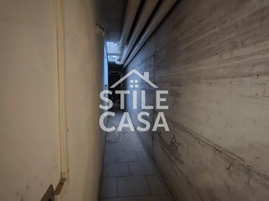 Immagine 60 di Villa in vendita  a Capannori