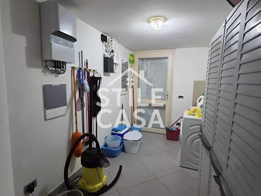 Immagine 8 di Villa in vendita  a Capannori