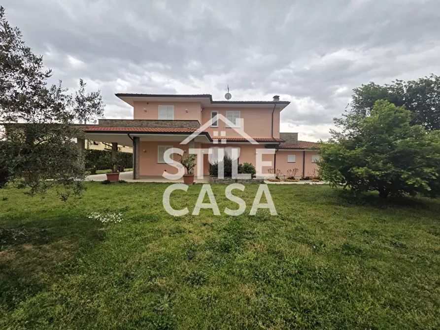 Immagine 26 di Villa in vendita  a Capannori