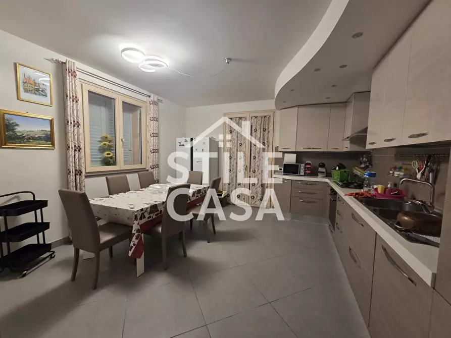 Immagine 37 di Villa in vendita  a Capannori