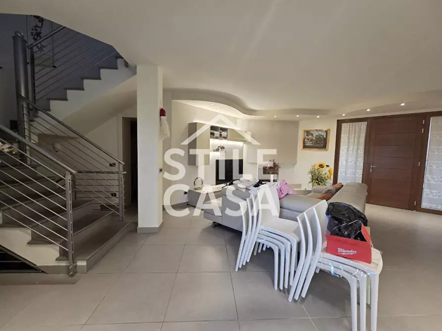 Immagine 2 di Villa in vendita  a Capannori